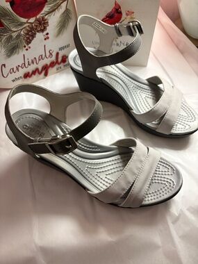 CROCS Women’s Gray and Light Gray Wedge Sandals size 7